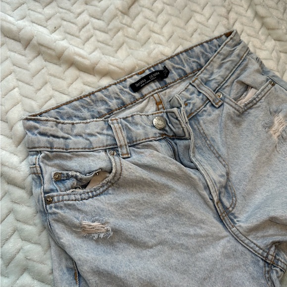 Light Wash High Rise Jeans - Picture 3 of 4